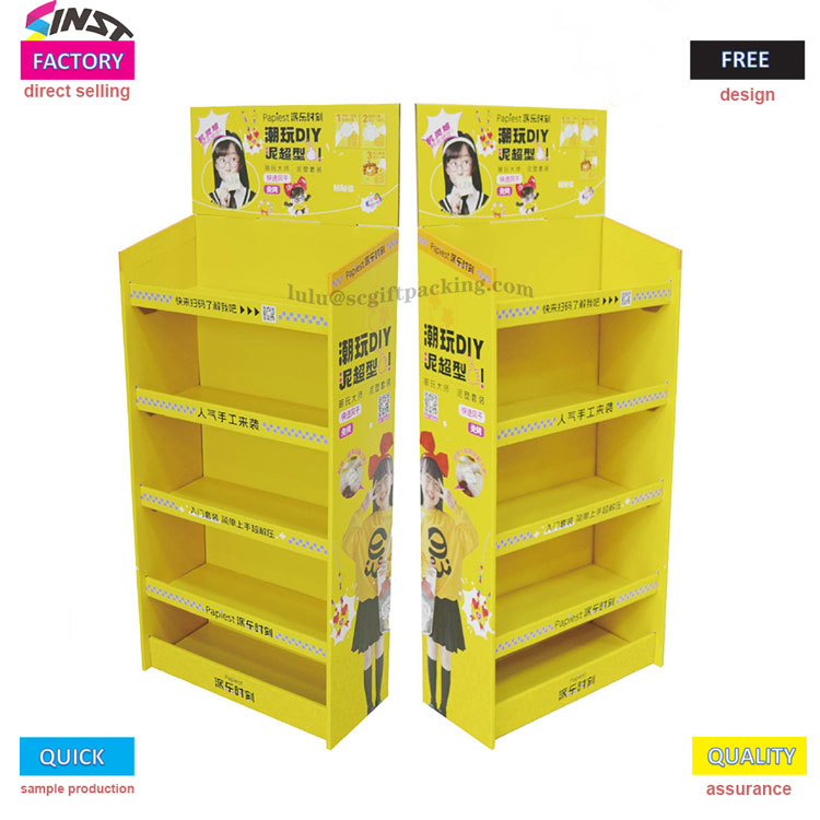 Ang maliit na dilaw na karton na display rack sa supermarket ay nasa apoy!